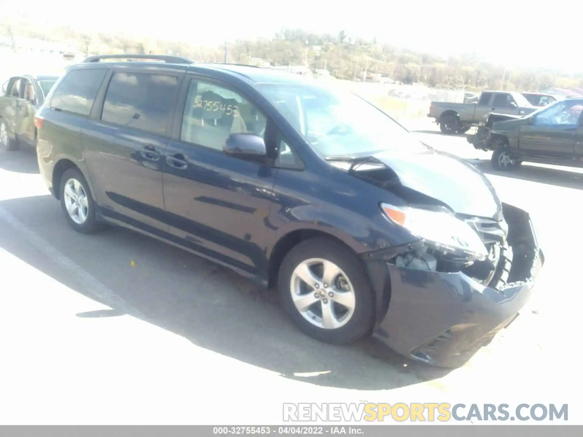 1 Photograph of a damaged car 5TDKZ3DC1LS075652 TOYOTA SIENNA 2020