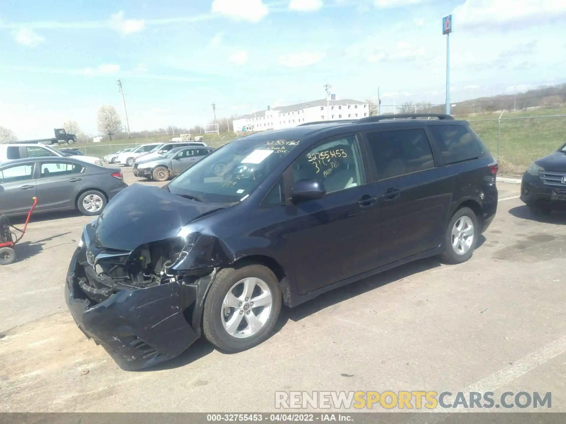 2 Photograph of a damaged car 5TDKZ3DC1LS075652 TOYOTA SIENNA 2020