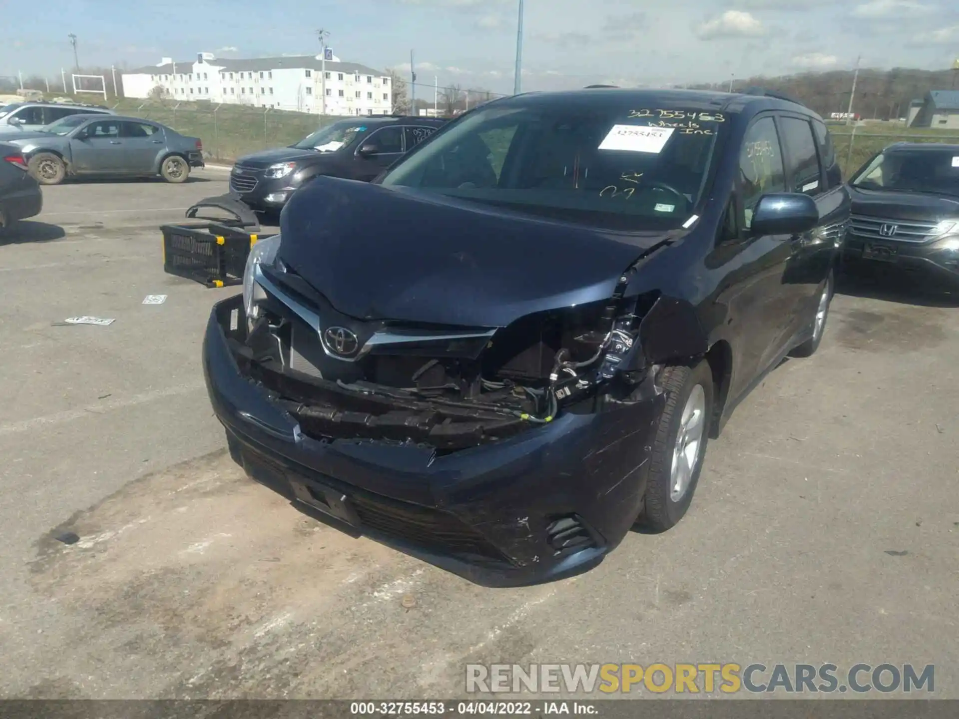 6 Photograph of a damaged car 5TDKZ3DC1LS075652 TOYOTA SIENNA 2020