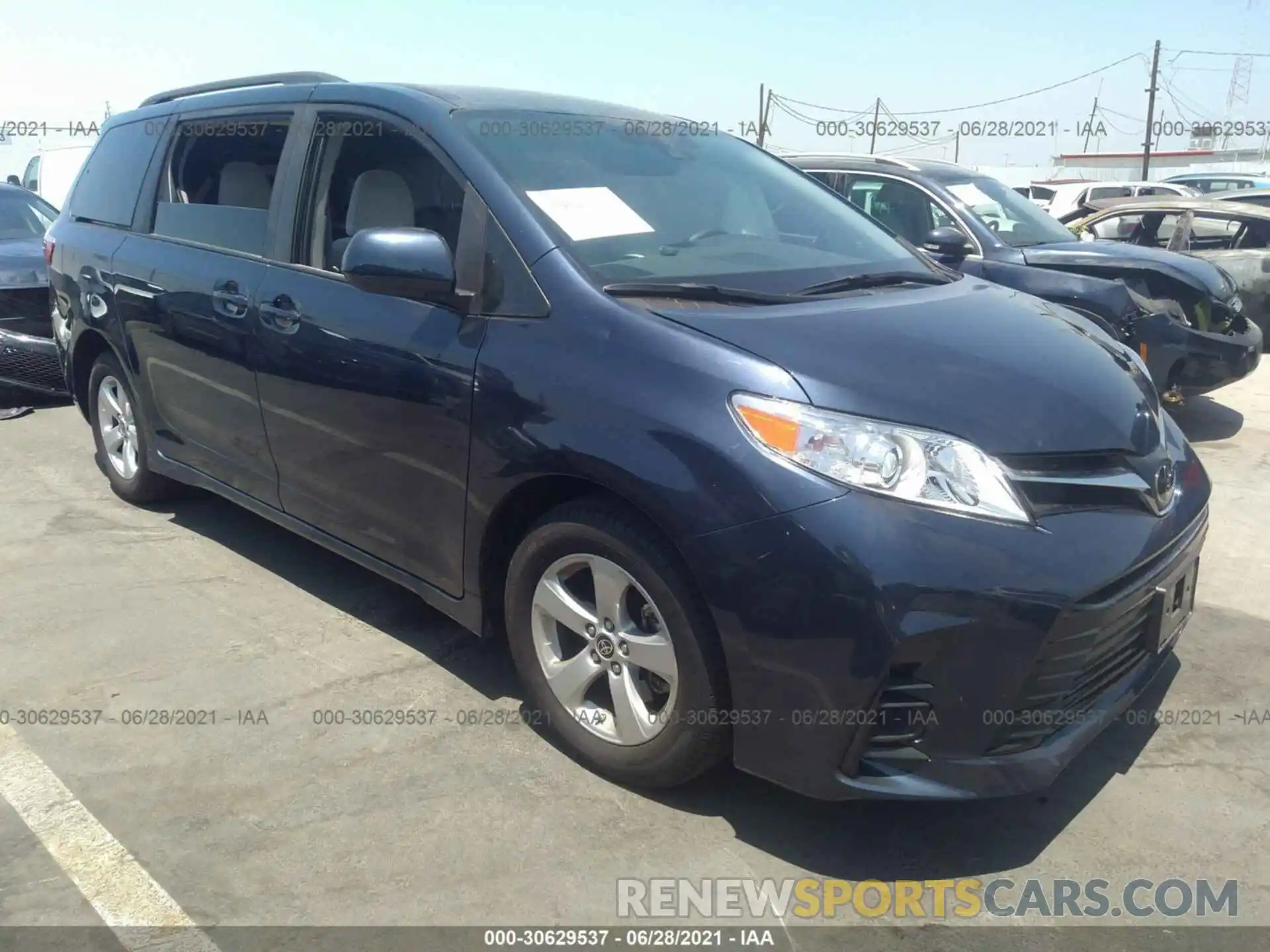 1 Photograph of a damaged car 5TDKZ3DC1LS077806 TOYOTA SIENNA 2020