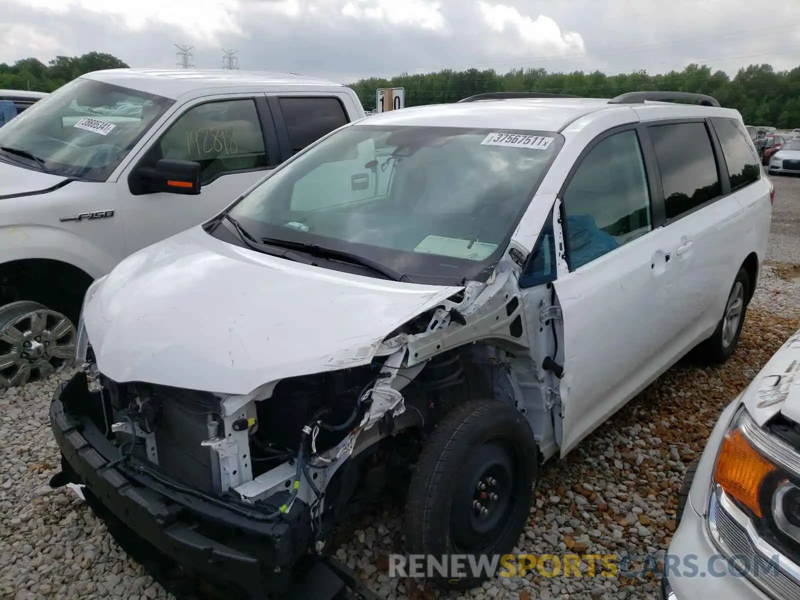 9 Photograph of a damaged car 5TDKZ3DC1LS078065 TOYOTA SIENNA 2020