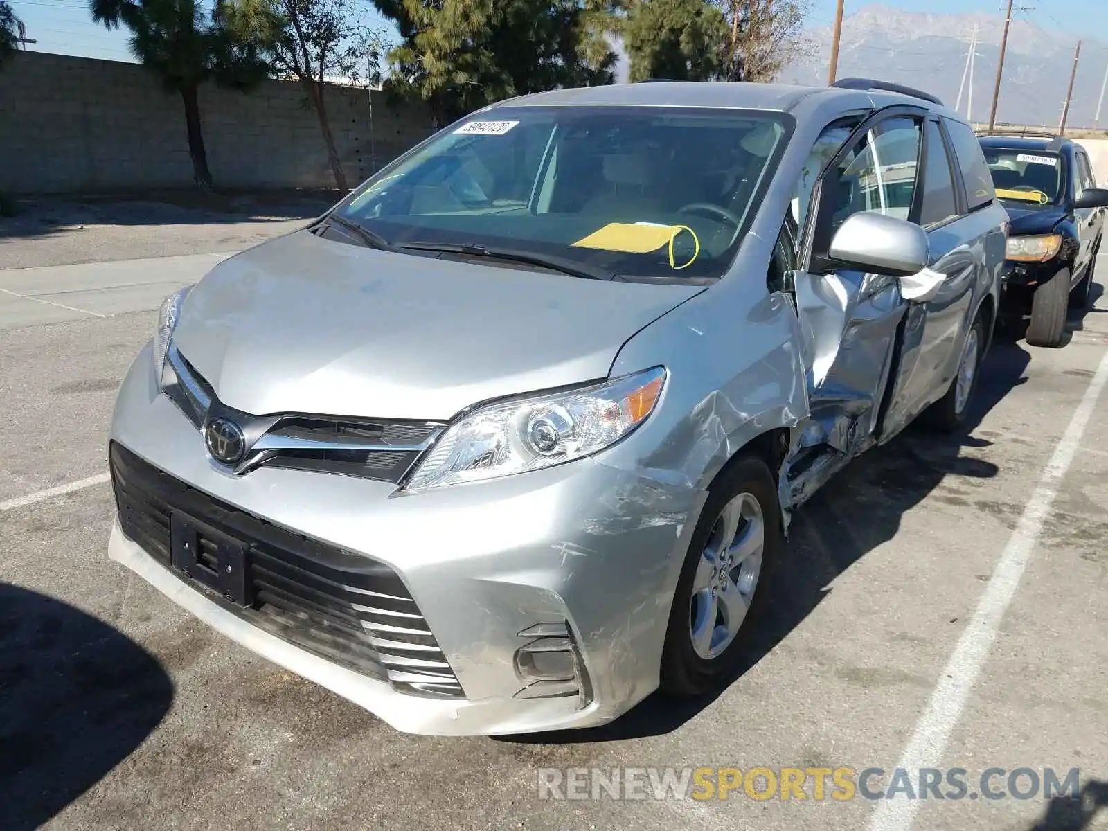 2 Photograph of a damaged car 5TDKZ3DC1LS084383 TOYOTA SIENNA 2020