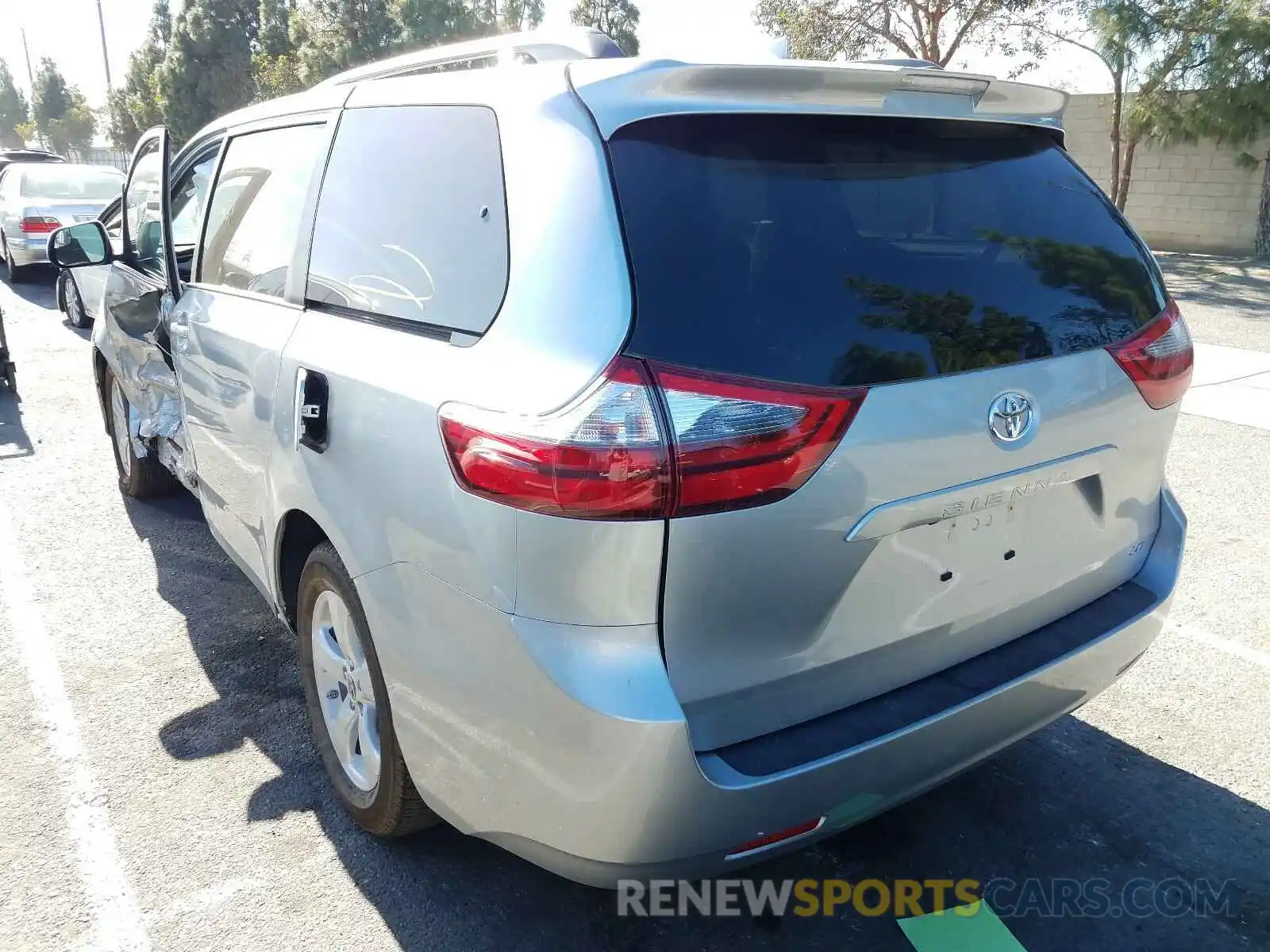 3 Photograph of a damaged car 5TDKZ3DC1LS084383 TOYOTA SIENNA 2020