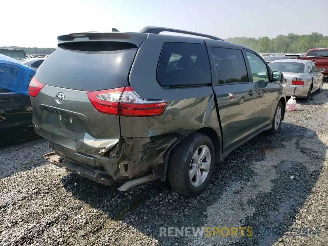 4 Photograph of a damaged car 5TDKZ3DC2LS022927 TOYOTA SIENNA 2020