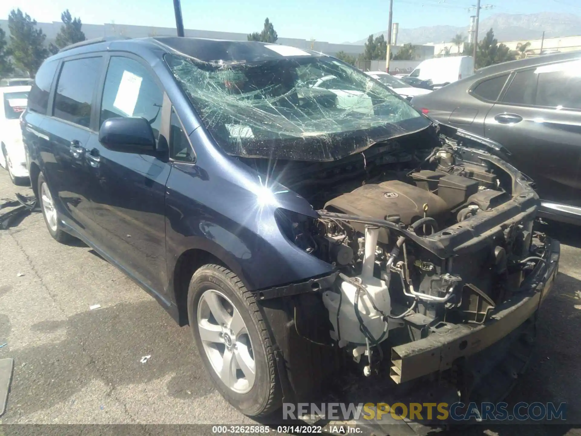 1 Photograph of a damaged car 5TDKZ3DC2LS027481 TOYOTA SIENNA 2020