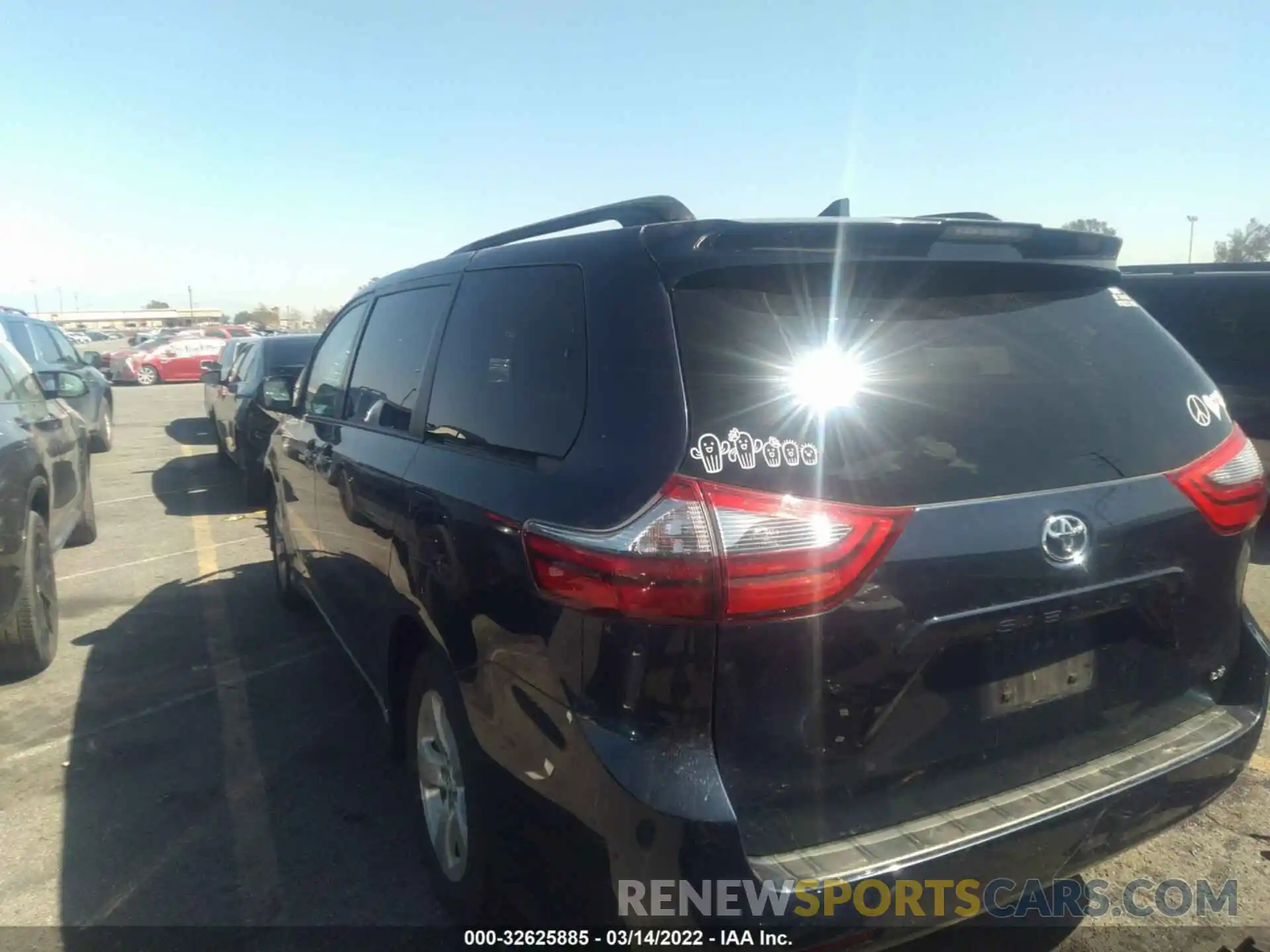 3 Photograph of a damaged car 5TDKZ3DC2LS027481 TOYOTA SIENNA 2020