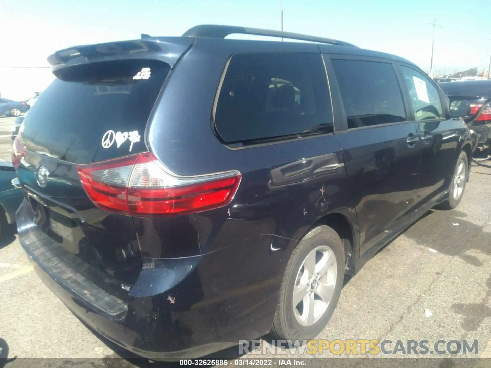 4 Фотография поврежденного автомобиля 5TDKZ3DC2LS027481 TOYOTA SIENNA 2020