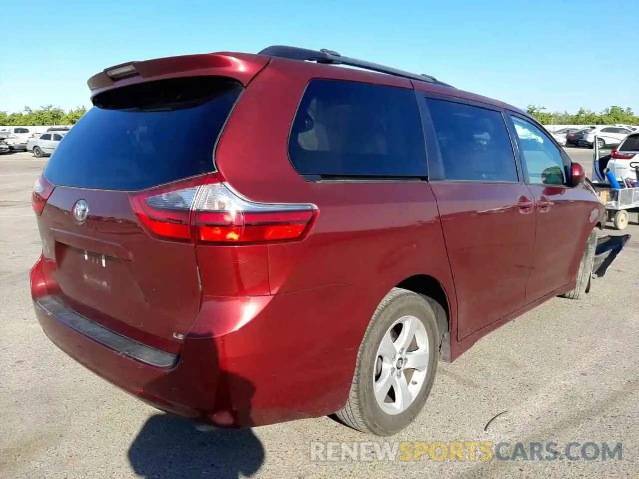 4 Photograph of a damaged car 5TDKZ3DC2LS033734 TOYOTA SIENNA 2020