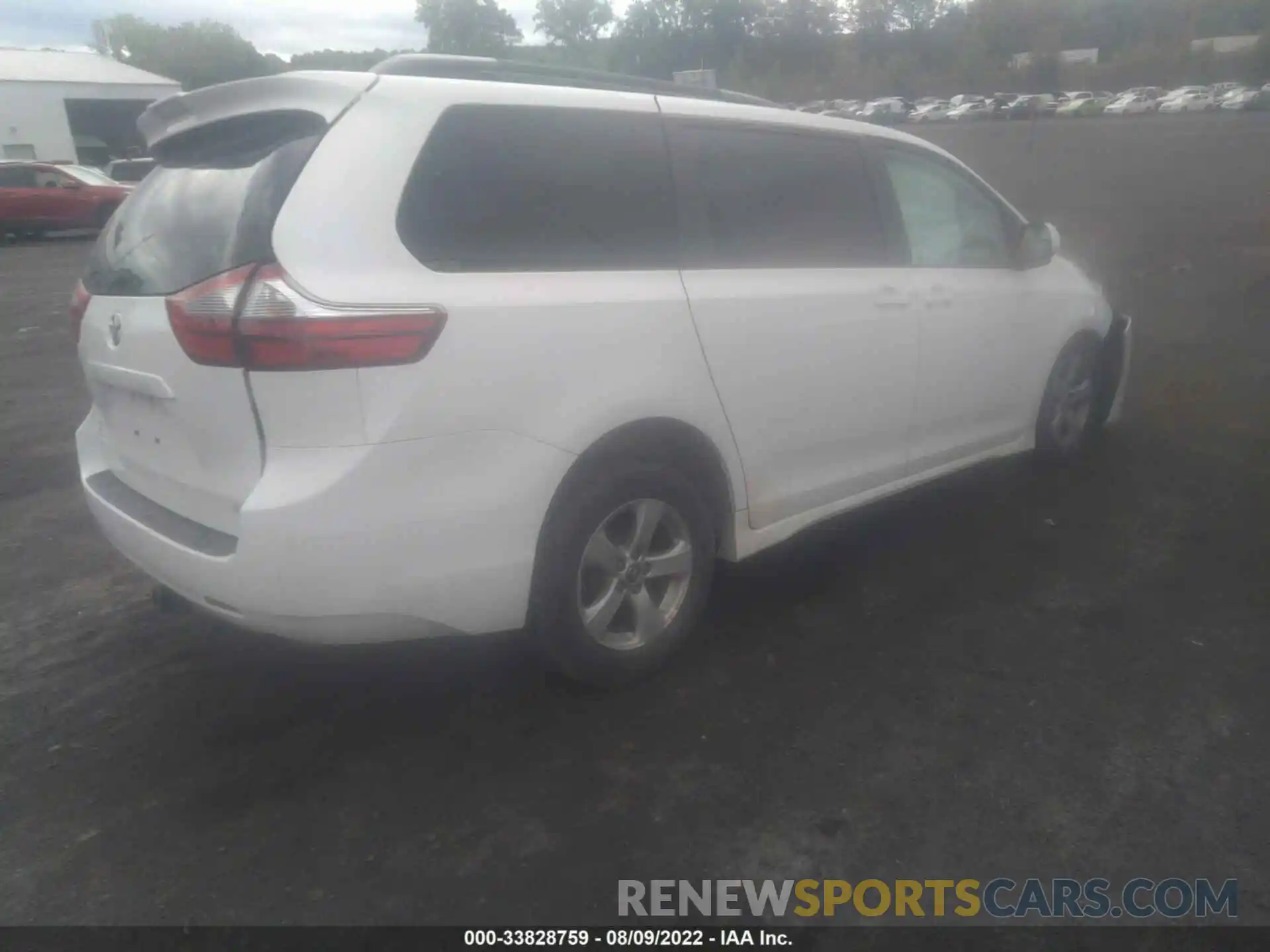 4 Photograph of a damaged car 5TDKZ3DC2LS039100 TOYOTA SIENNA 2020