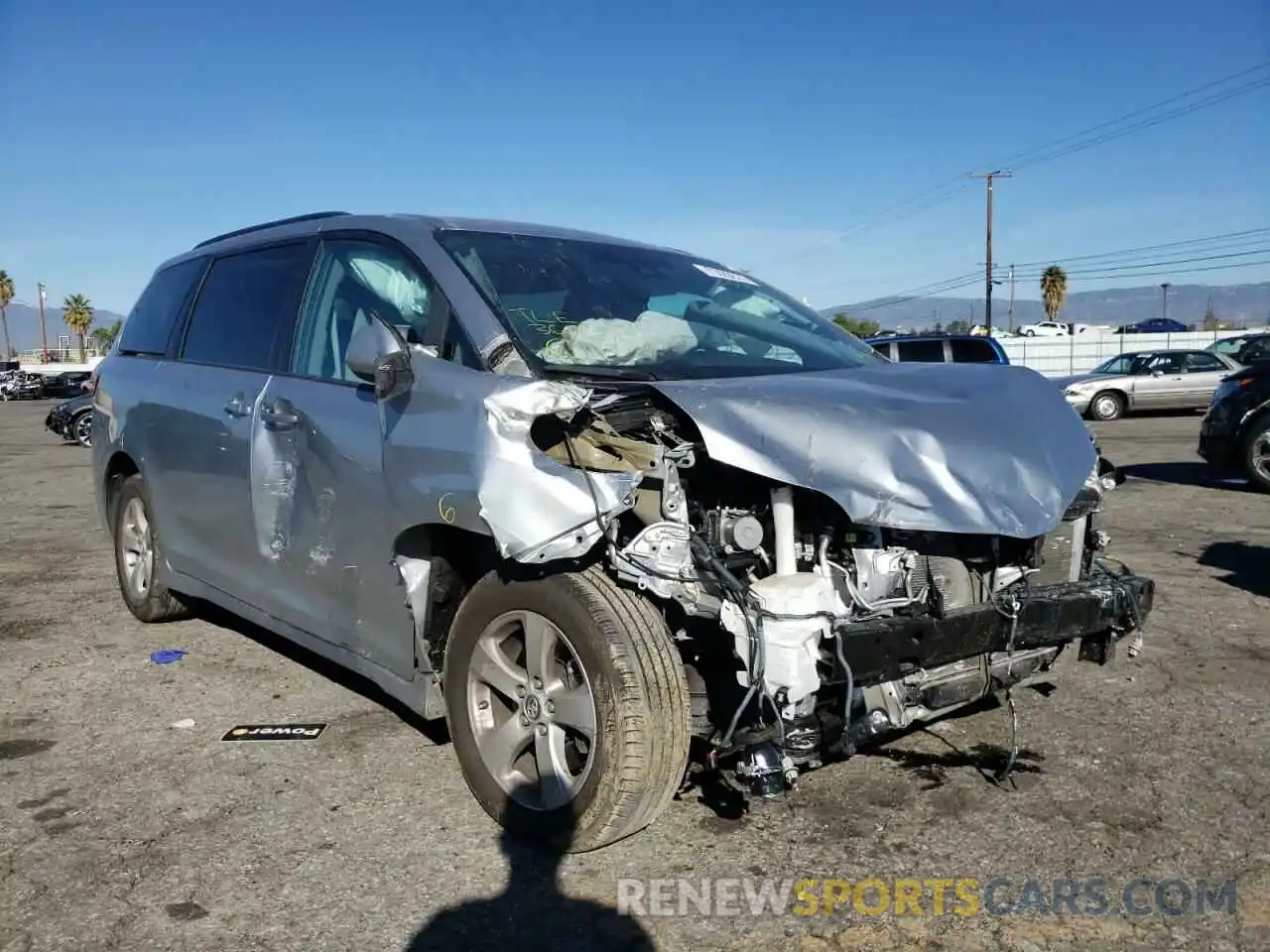 1 Photograph of a damaged car 5TDKZ3DC2LS043776 TOYOTA SIENNA 2020