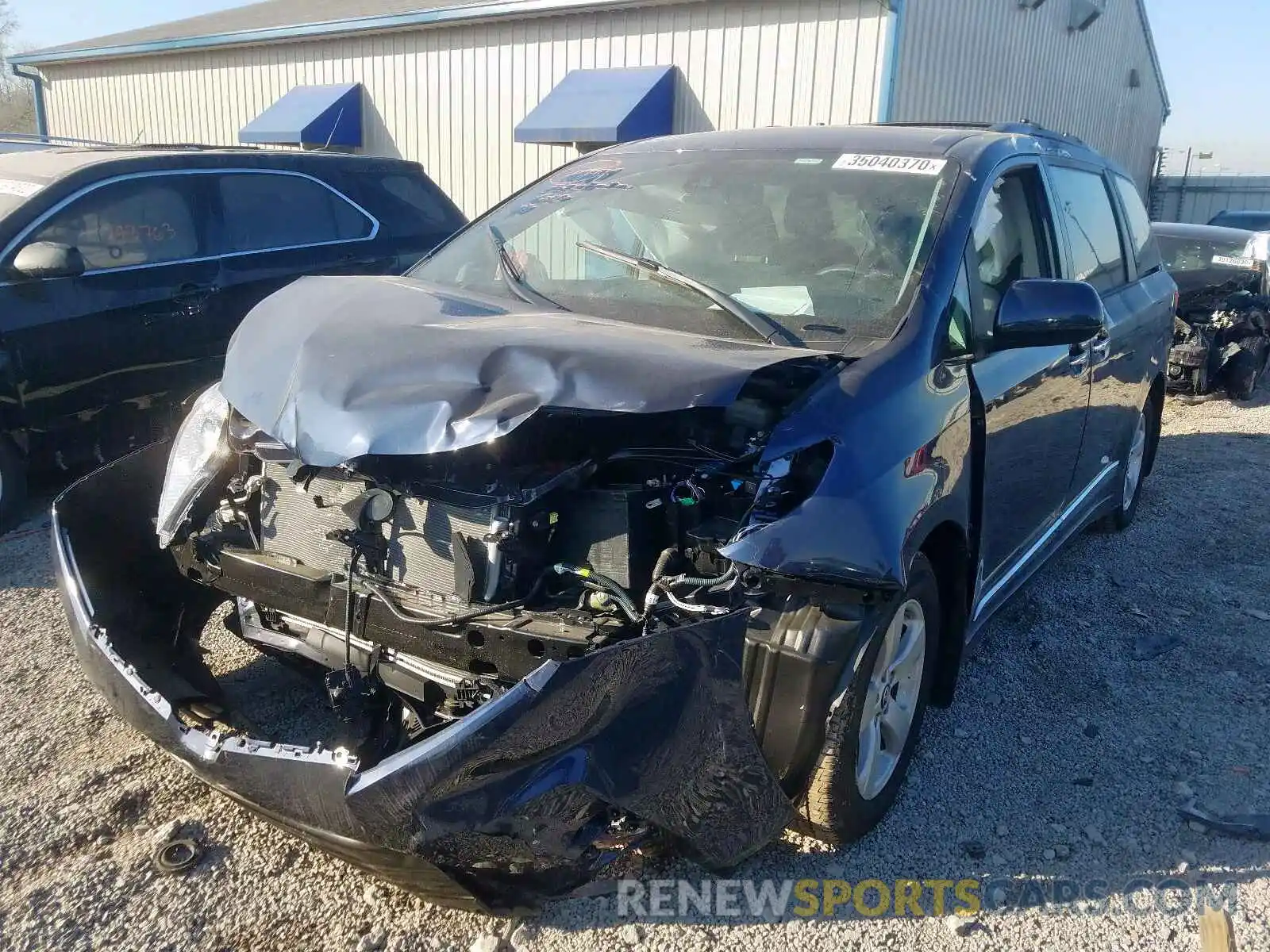 2 Photograph of a damaged car 5TDKZ3DC2LS044670 TOYOTA SIENNA 2020