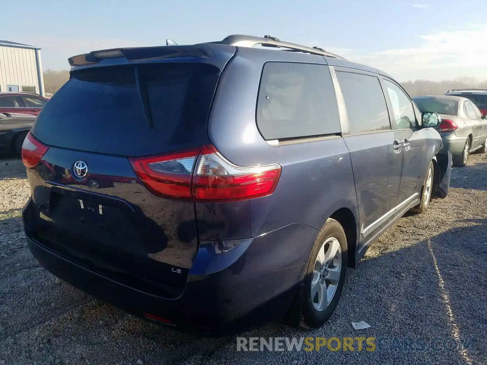 4 Photograph of a damaged car 5TDKZ3DC2LS044670 TOYOTA SIENNA 2020