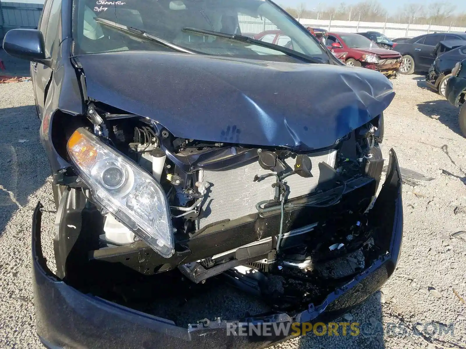 9 Photograph of a damaged car 5TDKZ3DC2LS044670 TOYOTA SIENNA 2020