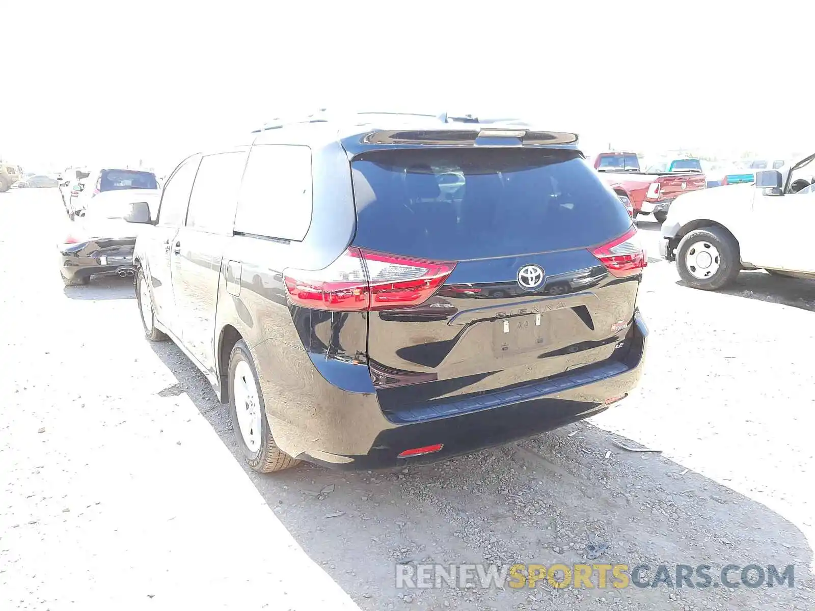 3 Photograph of a damaged car 5TDKZ3DC2LS053367 TOYOTA SIENNA 2020