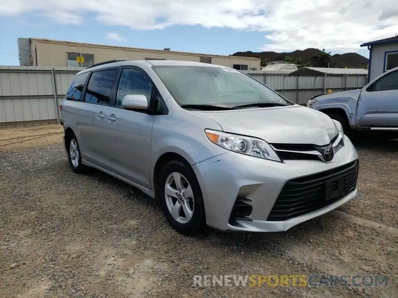 1 Photograph of a damaged car 5TDKZ3DC2LS056754 TOYOTA SIENNA 2020