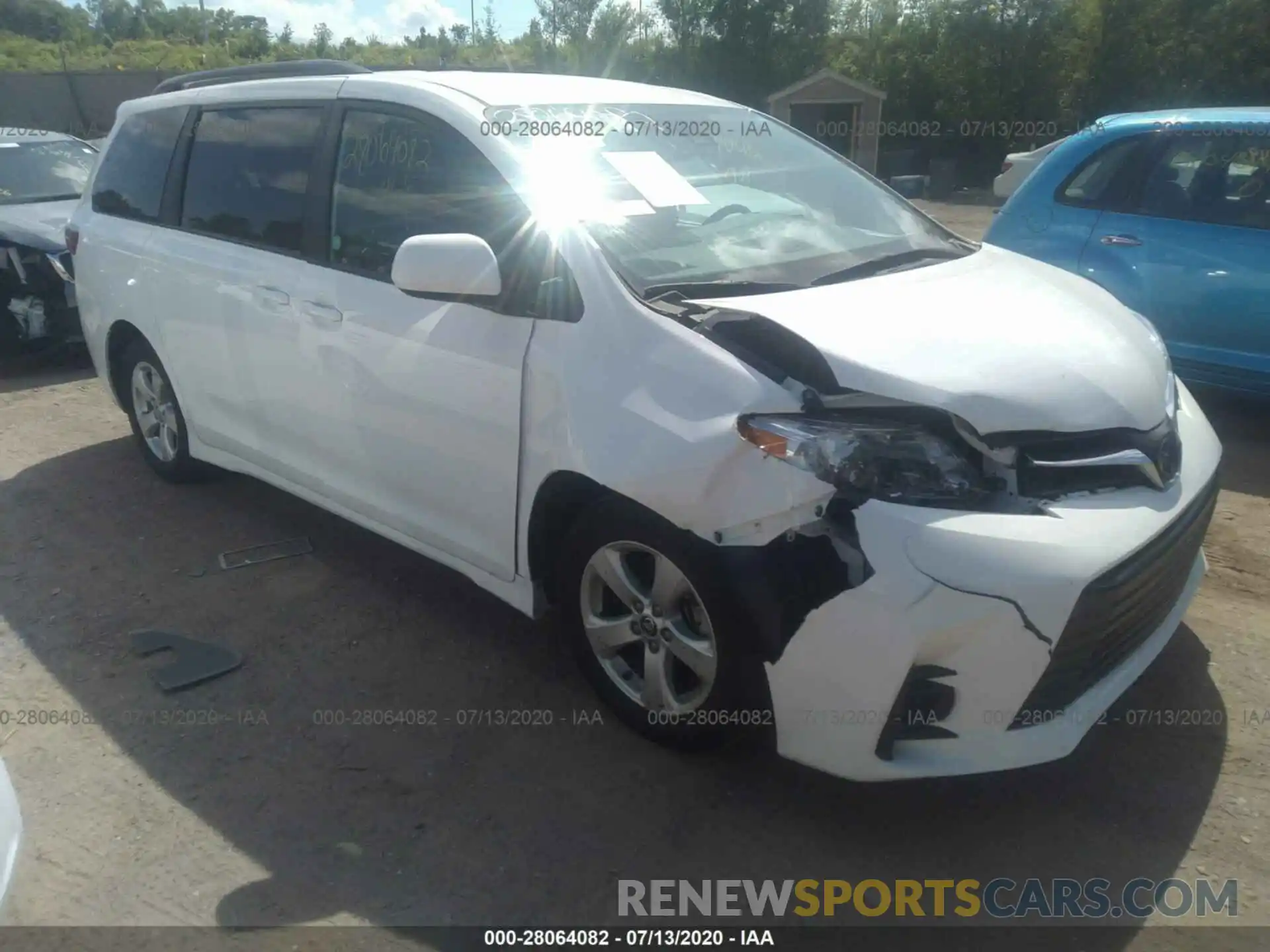 1 Photograph of a damaged car 5TDKZ3DC2LS057564 TOYOTA SIENNA 2020