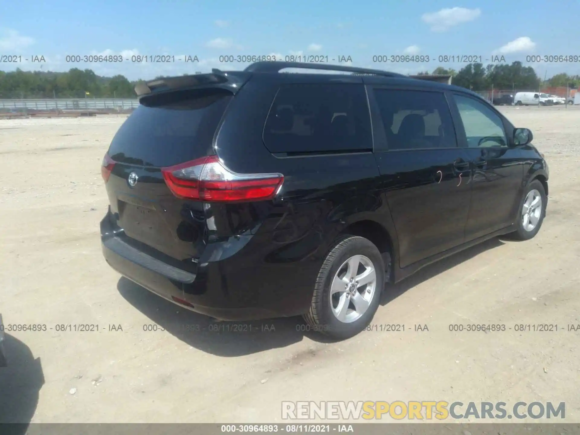 4 Photograph of a damaged car 5TDKZ3DC2LS068872 TOYOTA SIENNA 2020