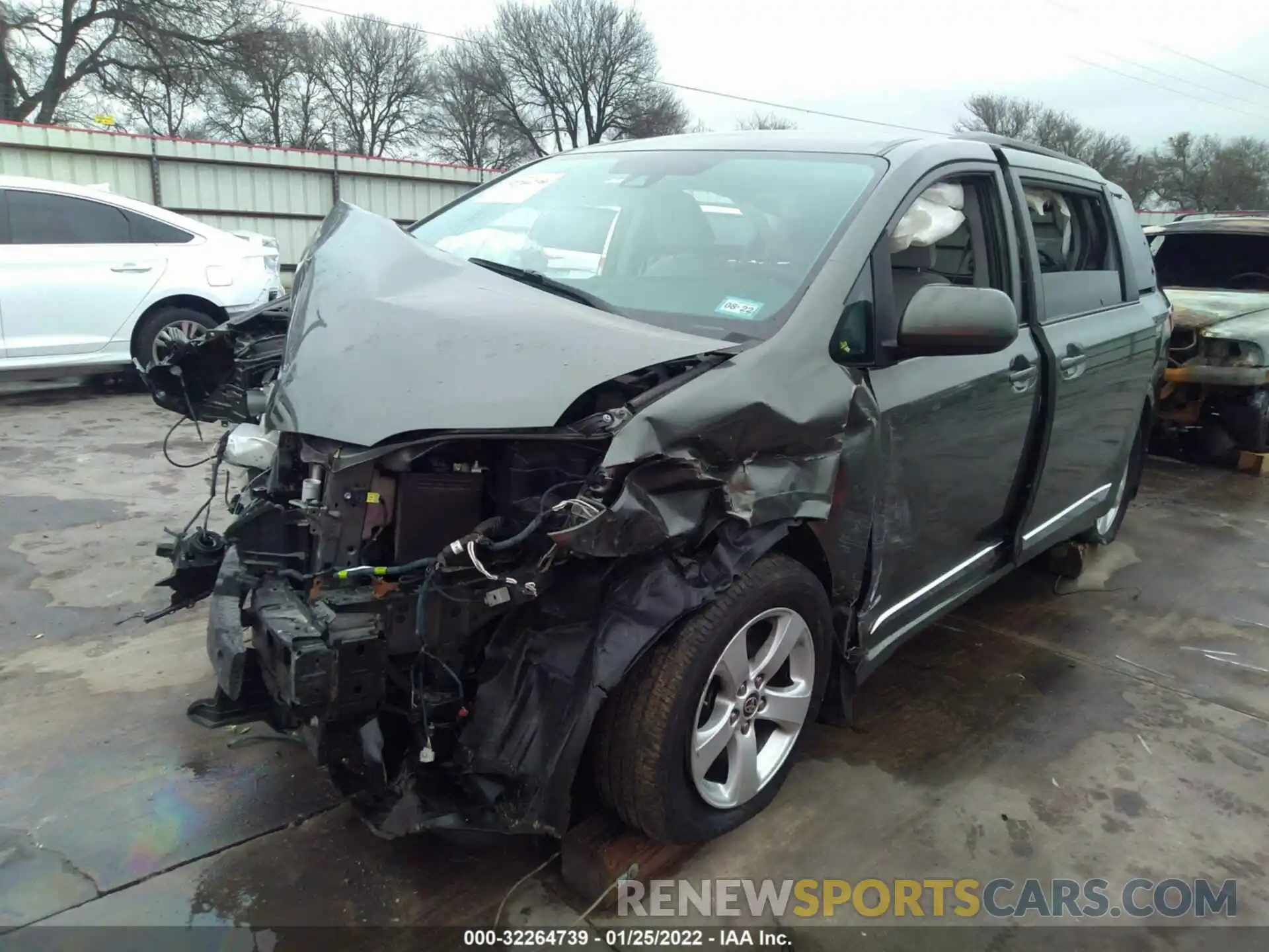 2 Photograph of a damaged car 5TDKZ3DC2LS083033 TOYOTA SIENNA 2020