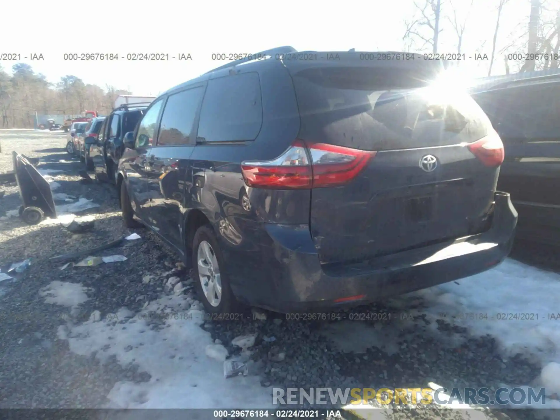 3 Фотография поврежденного автомобиля 5TDKZ3DC2LS084215 TOYOTA SIENNA 2020