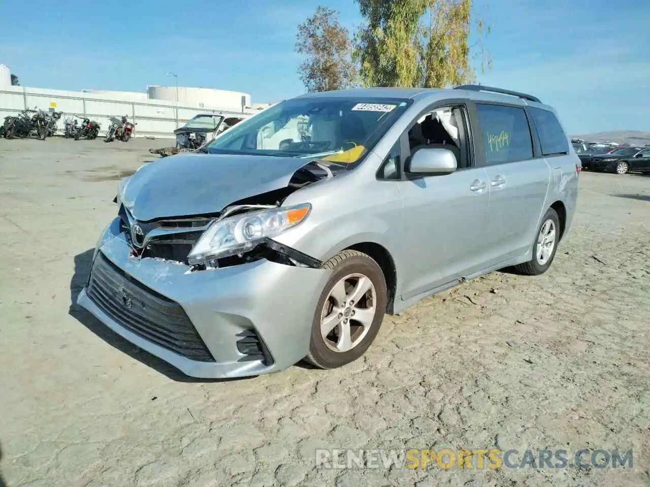 2 Photograph of a damaged car 5TDKZ3DC3LS023424 TOYOTA SIENNA 2020