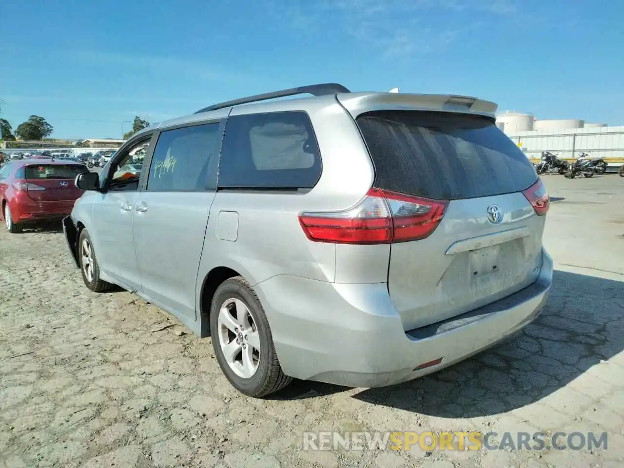 3 Photograph of a damaged car 5TDKZ3DC3LS023424 TOYOTA SIENNA 2020