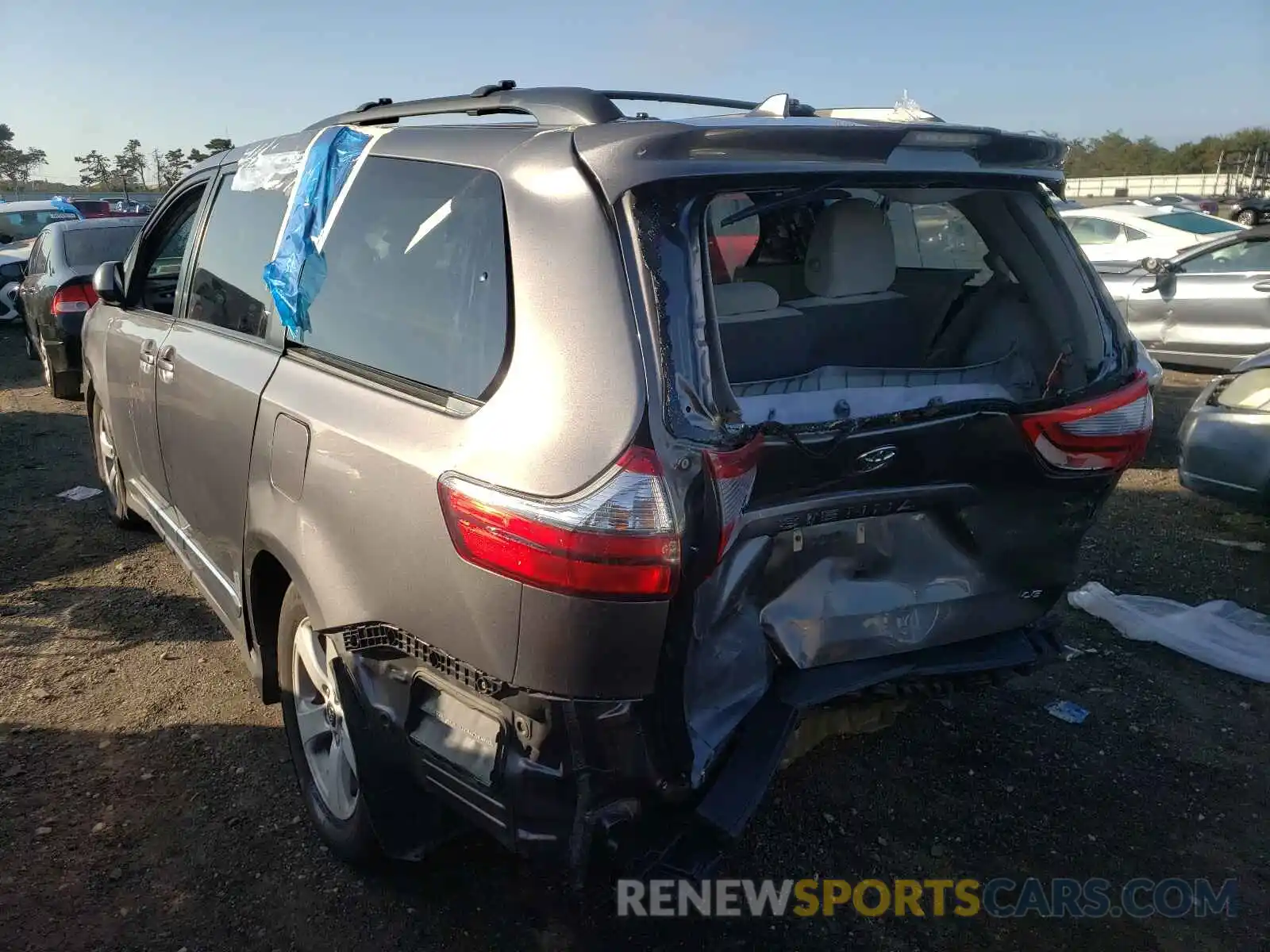 3 Photograph of a damaged car 5TDKZ3DC3LS024007 TOYOTA SIENNA 2020