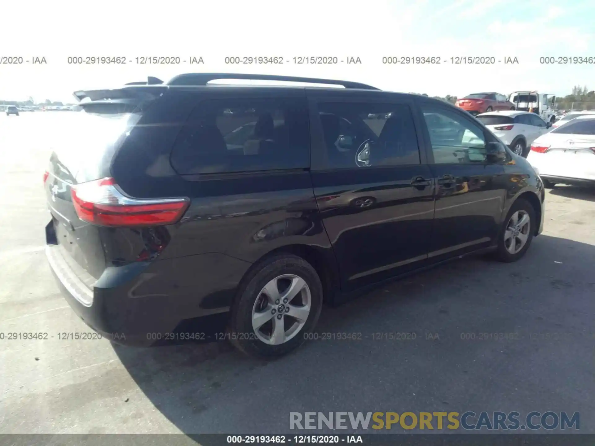 4 Photograph of a damaged car 5TDKZ3DC3LS028915 TOYOTA SIENNA 2020