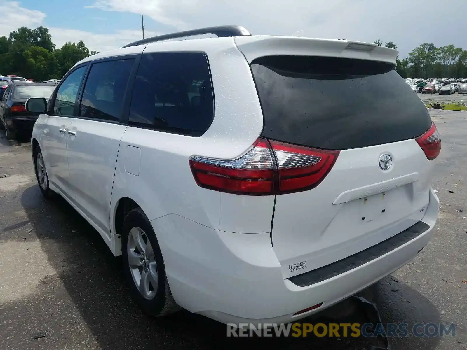 3 Photograph of a damaged car 5TDKZ3DC3LS031071 TOYOTA SIENNA 2020