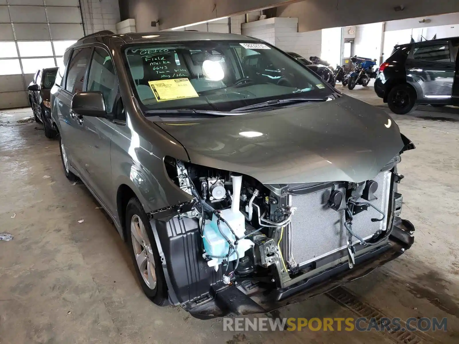 1 Photograph of a damaged car 5TDKZ3DC3LS031765 TOYOTA SIENNA 2020