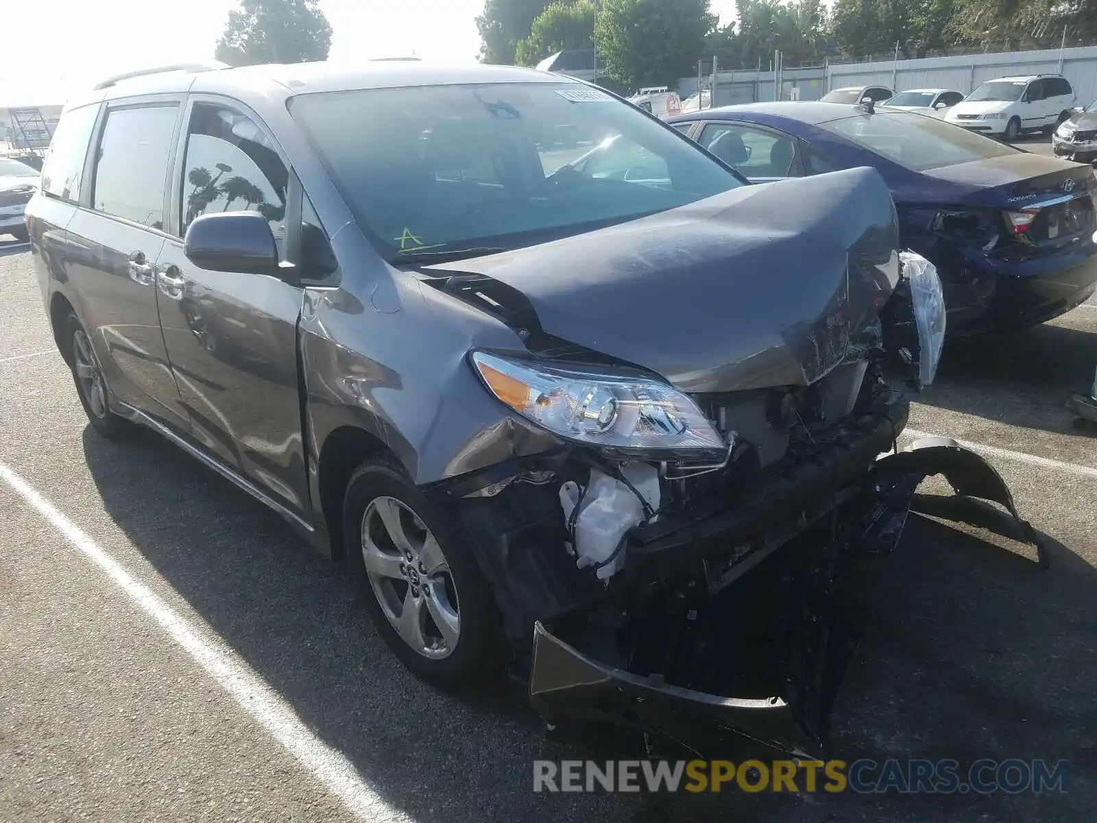 1 Photograph of a damaged car 5TDKZ3DC3LS043057 TOYOTA SIENNA 2020