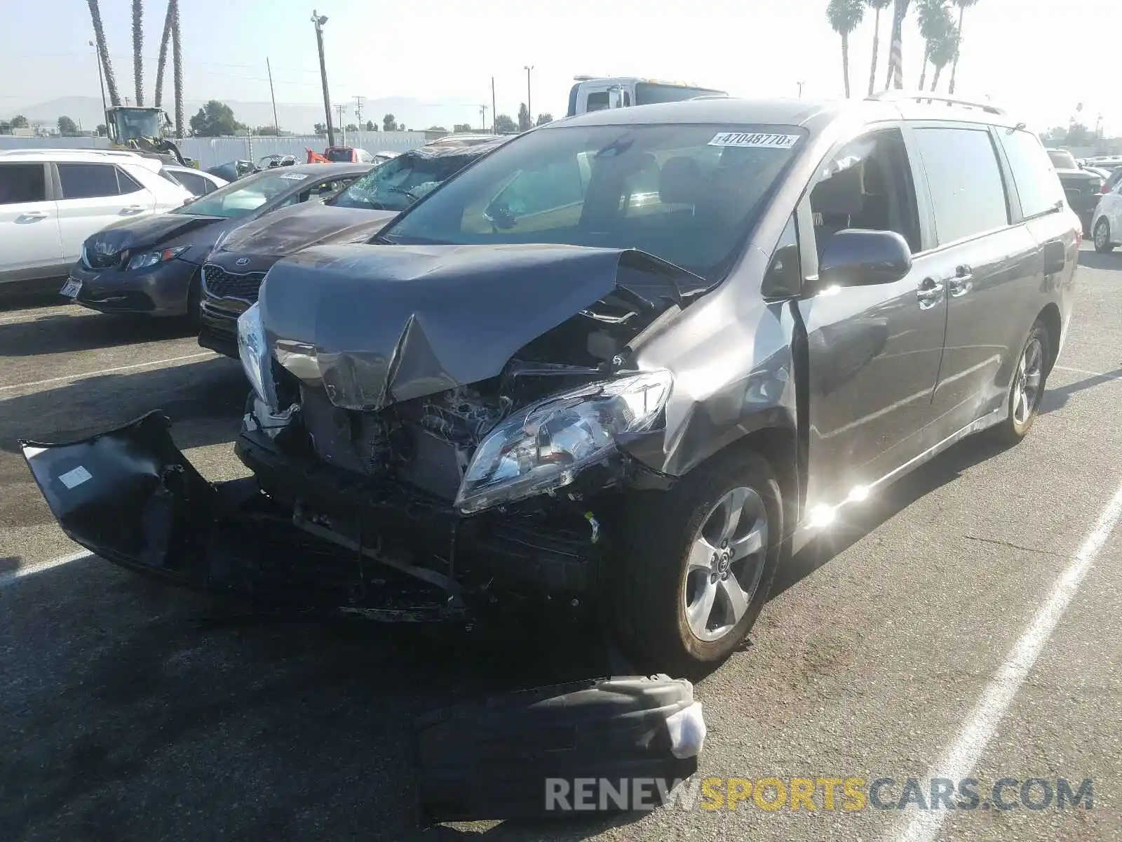 2 Photograph of a damaged car 5TDKZ3DC3LS043057 TOYOTA SIENNA 2020