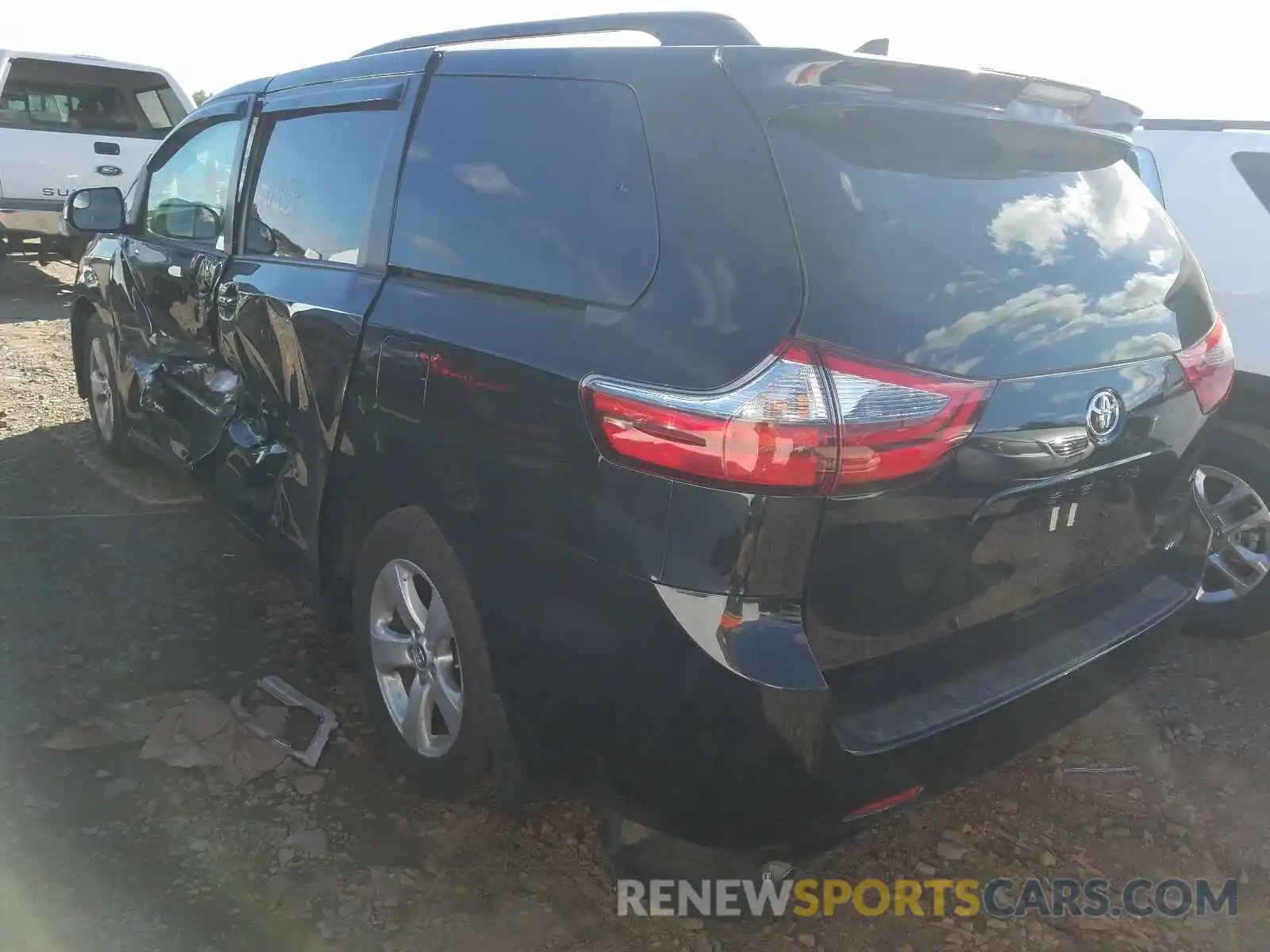 3 Photograph of a damaged car 5TDKZ3DC3LS045830 TOYOTA SIENNA 2020