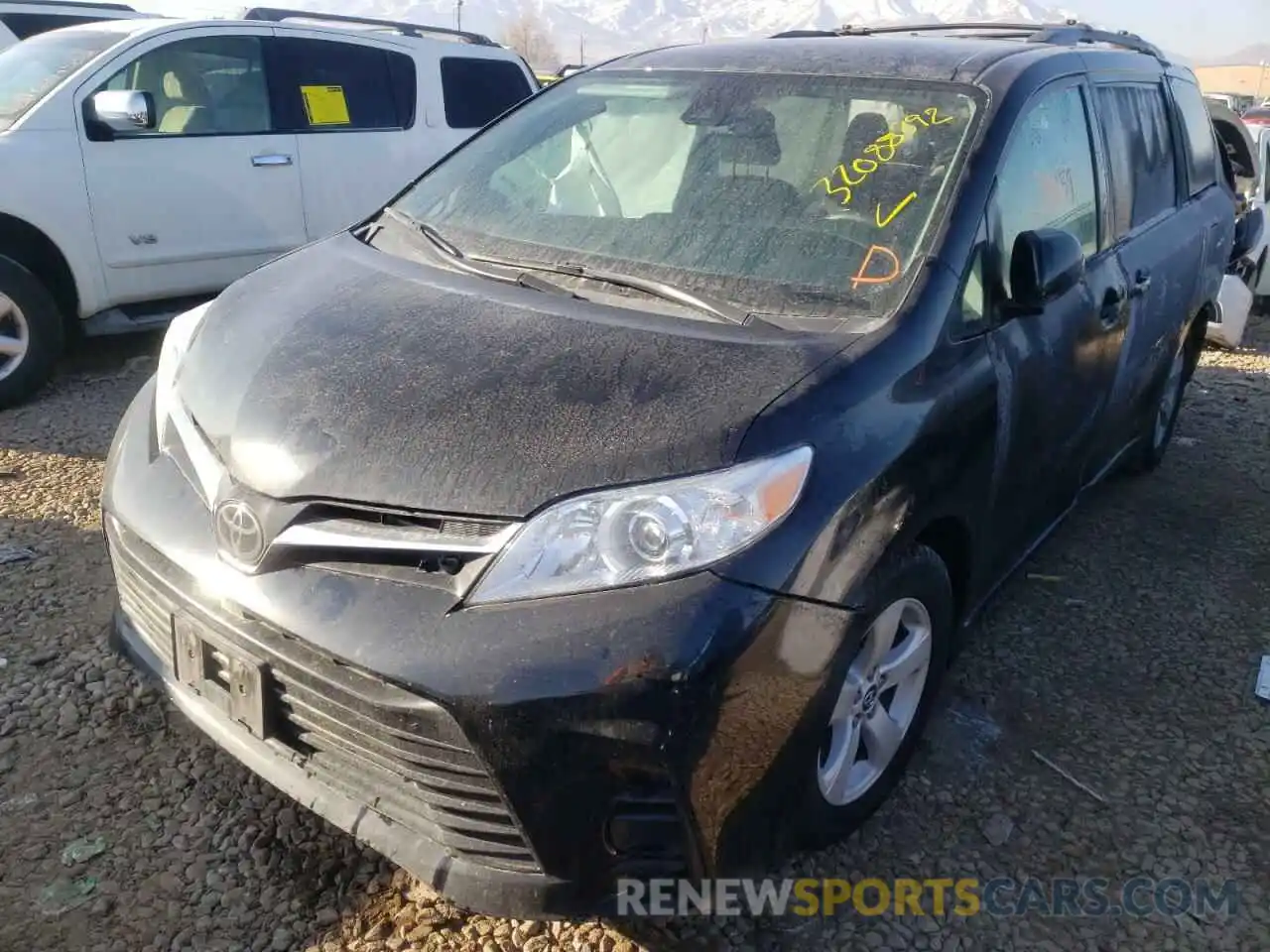 2 Photograph of a damaged car 5TDKZ3DC3LS047836 TOYOTA SIENNA 2020