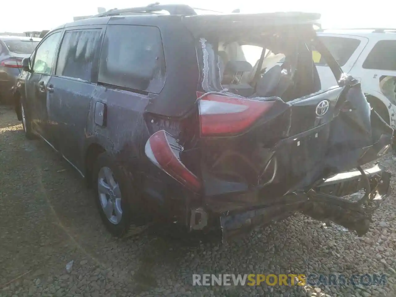 3 Photograph of a damaged car 5TDKZ3DC3LS047836 TOYOTA SIENNA 2020