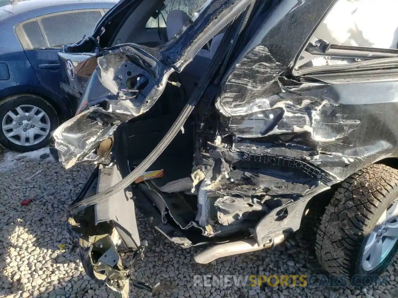 9 Photograph of a damaged car 5TDKZ3DC3LS047836 TOYOTA SIENNA 2020