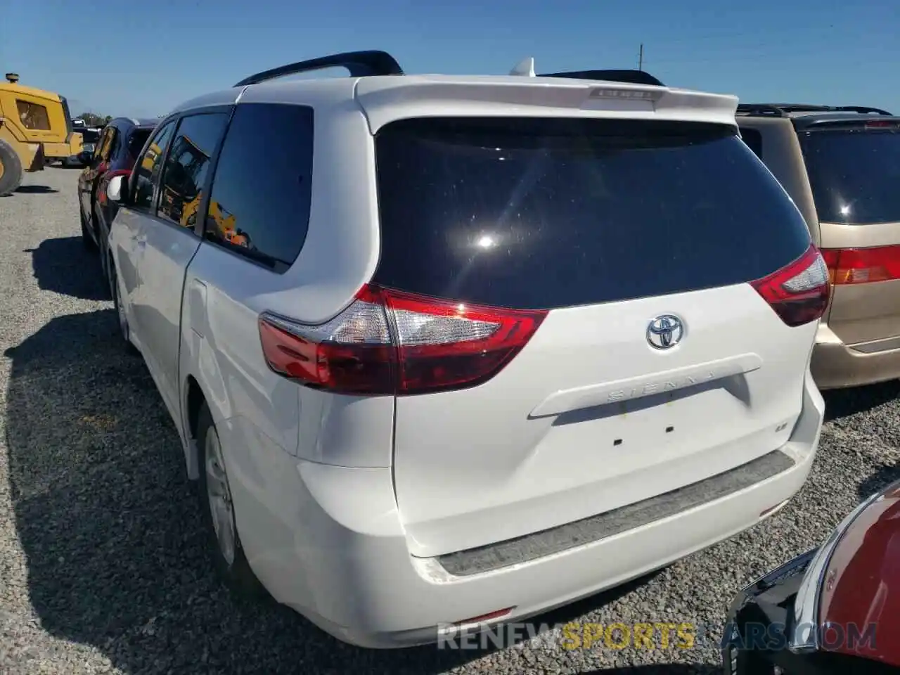 3 Photograph of a damaged car 5TDKZ3DC3LS052678 TOYOTA SIENNA 2020