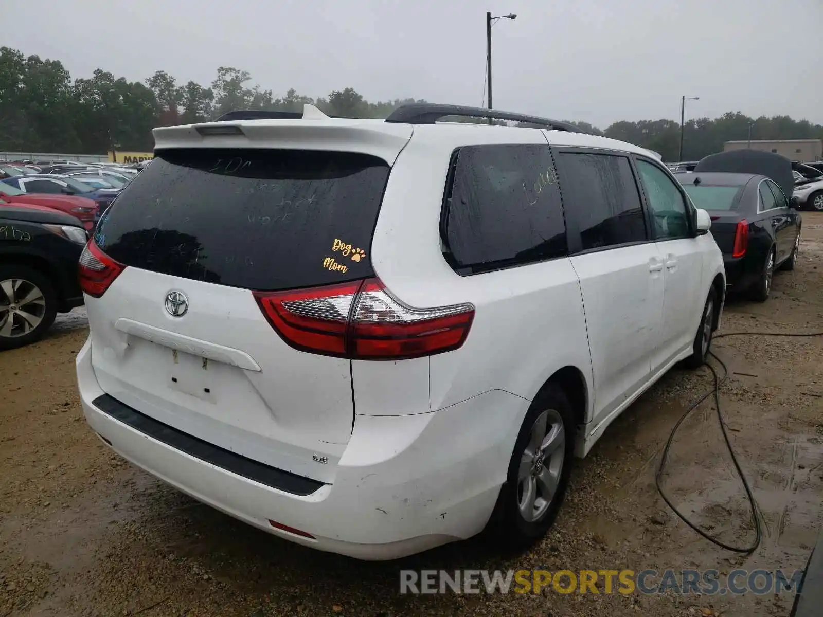 4 Photograph of a damaged car 5TDKZ3DC3LS053314 TOYOTA SIENNA 2020