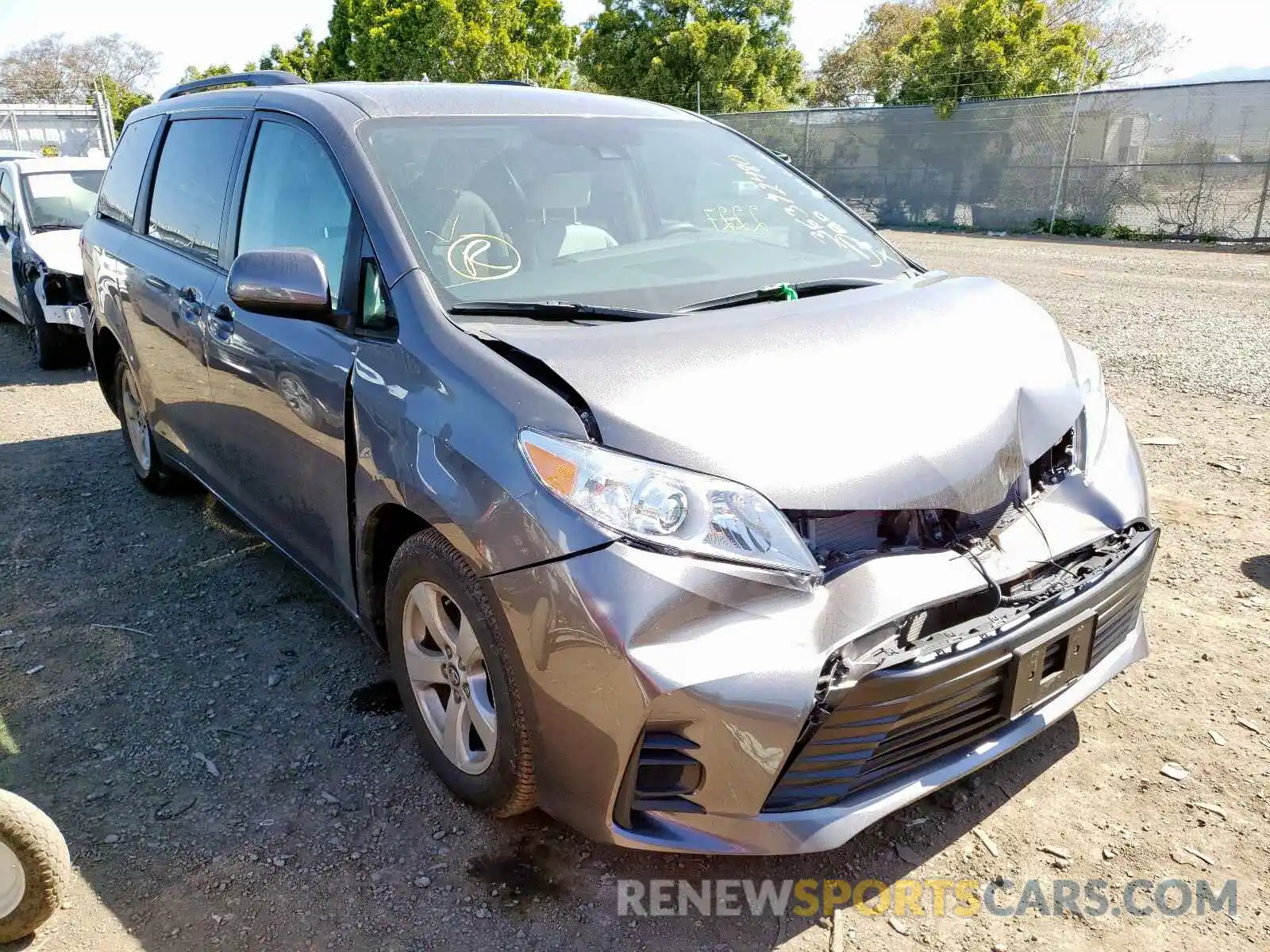 1 Photograph of a damaged car 5TDKZ3DC3LS053815 TOYOTA SIENNA 2020