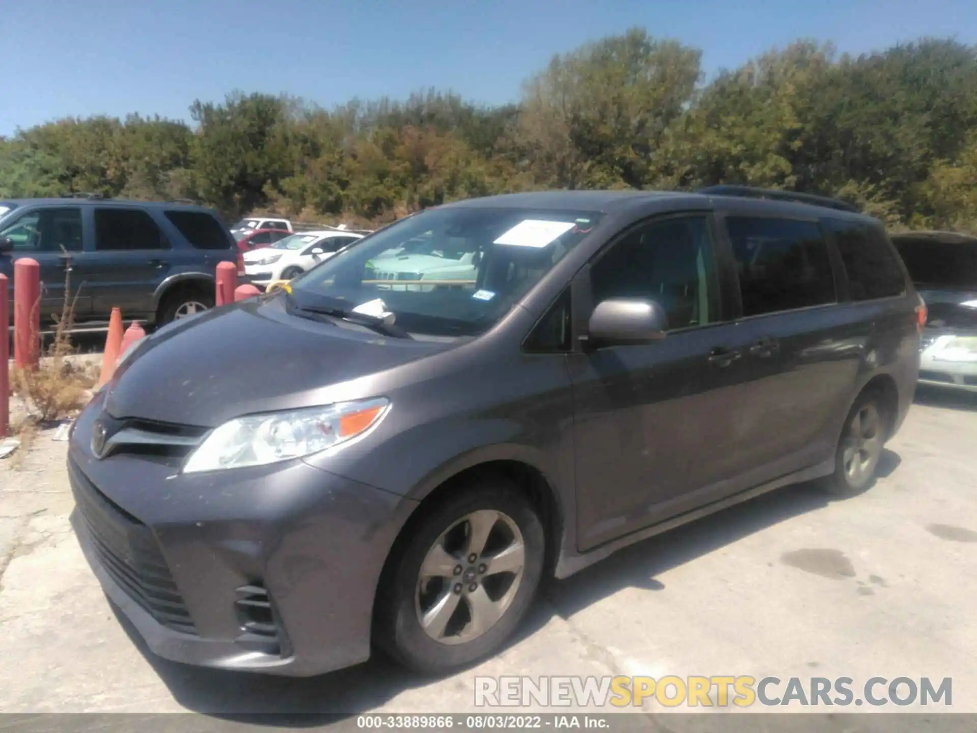 2 Photograph of a damaged car 5TDKZ3DC3LS053961 TOYOTA SIENNA 2020