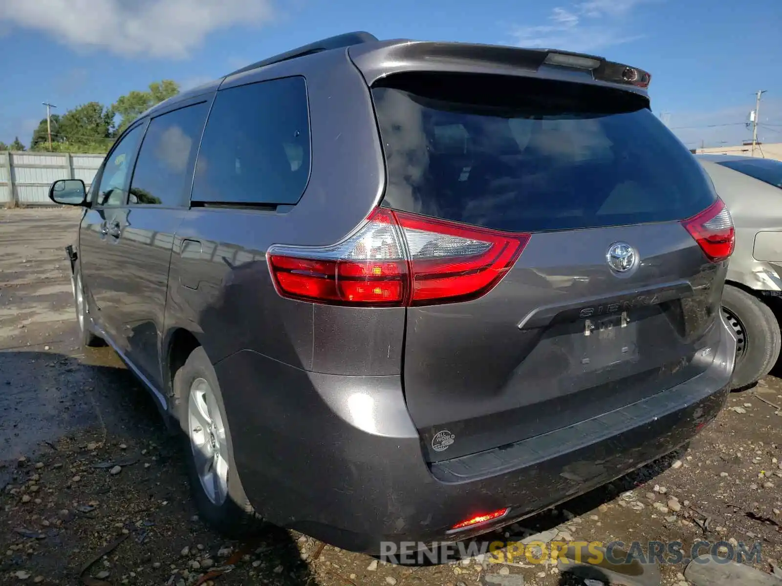 3 Photograph of a damaged car 5TDKZ3DC3LS054477 TOYOTA SIENNA 2020