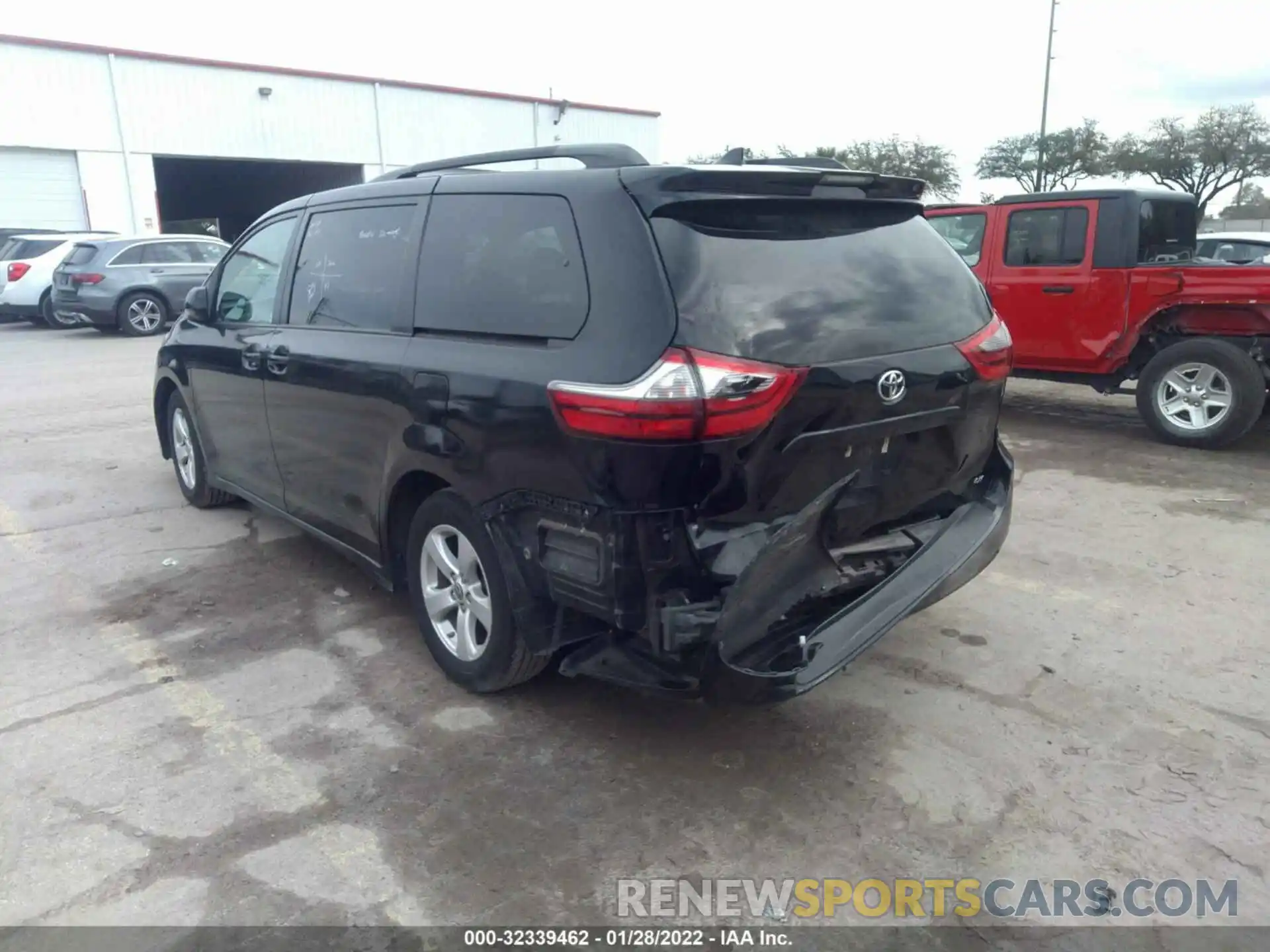 3 Photograph of a damaged car 5TDKZ3DC3LS057332 TOYOTA SIENNA 2020