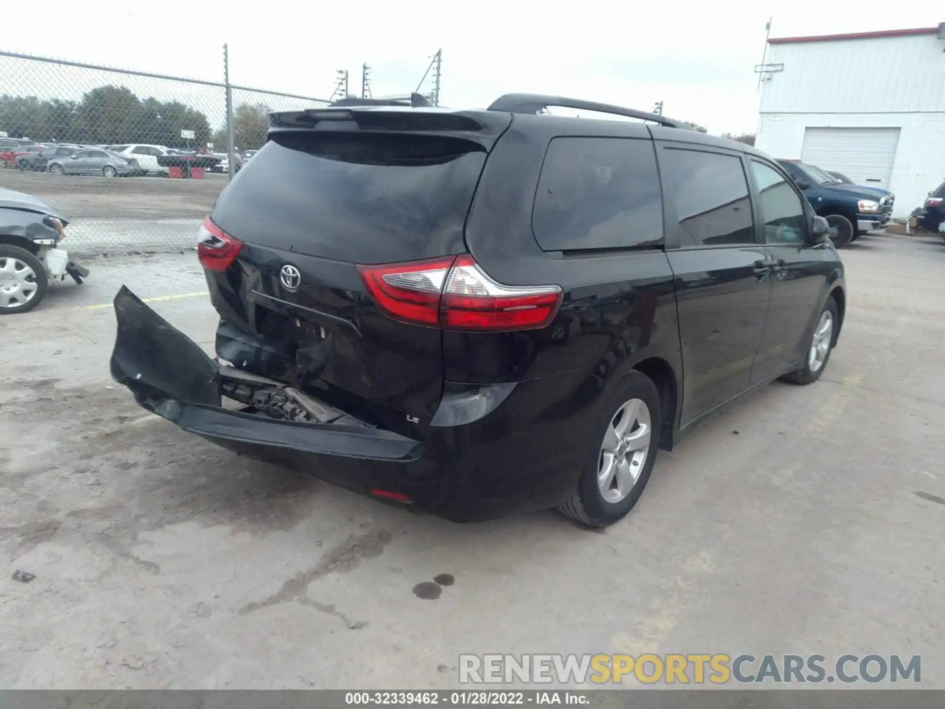 4 Photograph of a damaged car 5TDKZ3DC3LS057332 TOYOTA SIENNA 2020