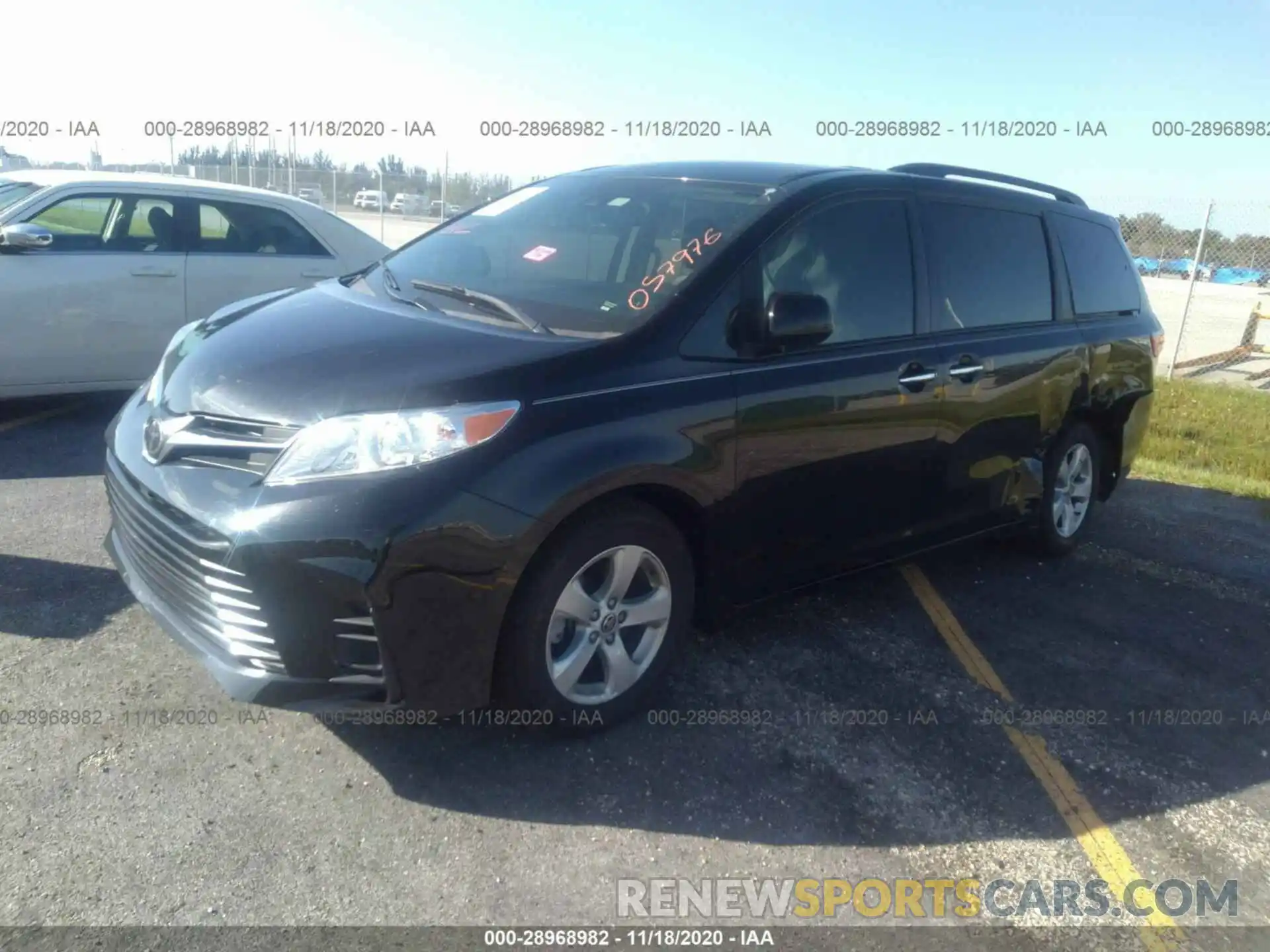 2 Photograph of a damaged car 5TDKZ3DC3LS057976 TOYOTA SIENNA 2020