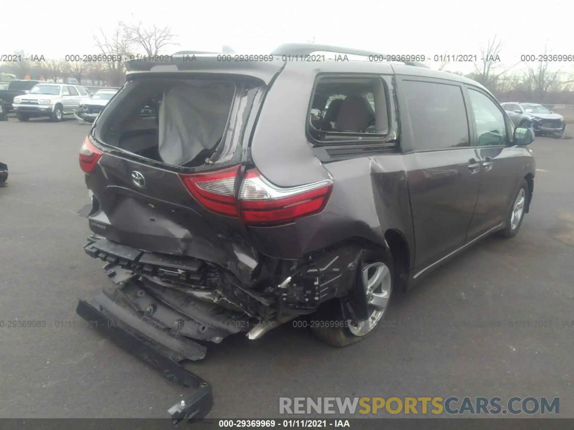 4 Photograph of a damaged car 5TDKZ3DC3LS059002 TOYOTA SIENNA 2020