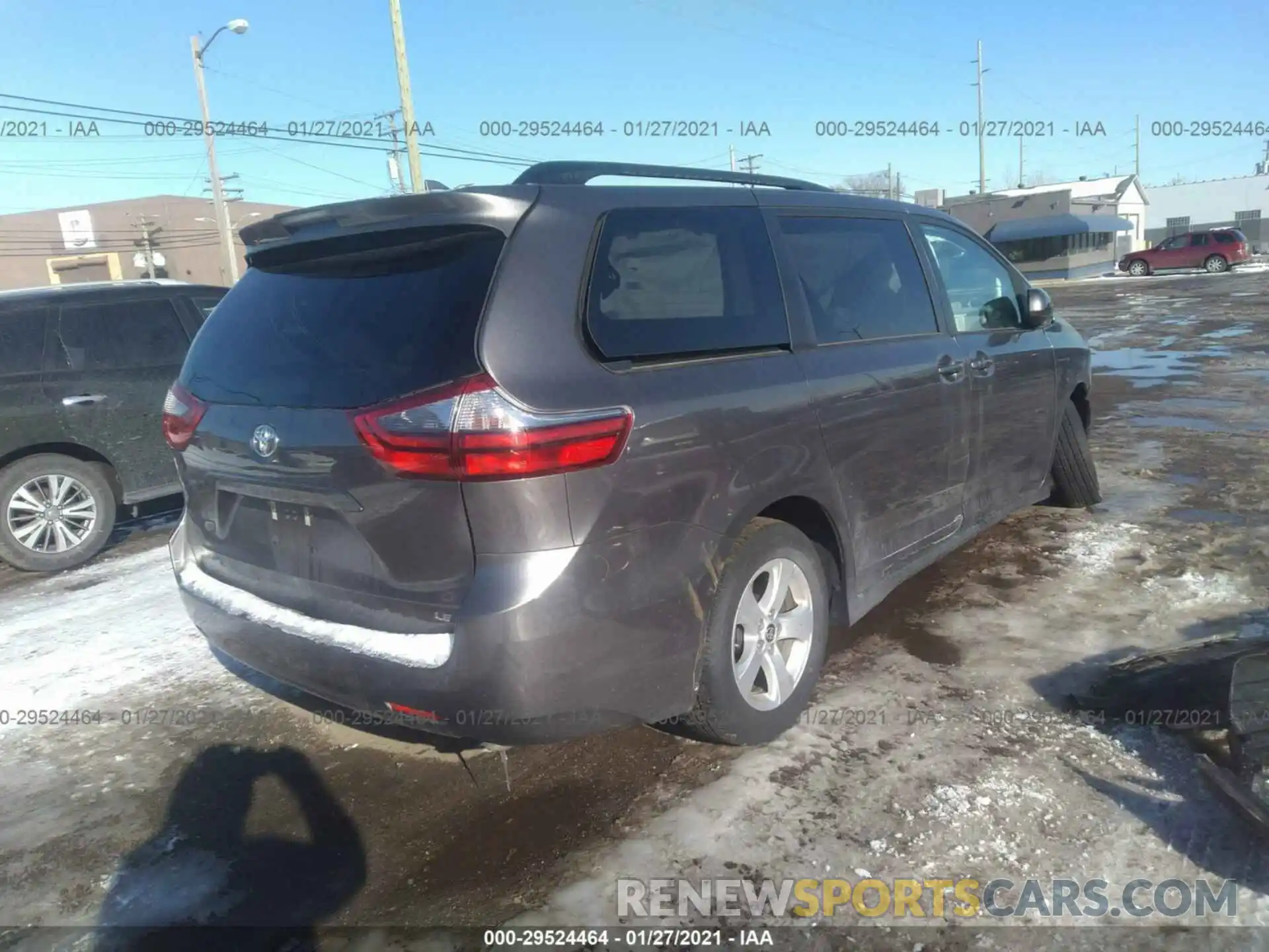 4 Фотография поврежденного автомобиля 5TDKZ3DC3LS059386 TOYOTA SIENNA 2020