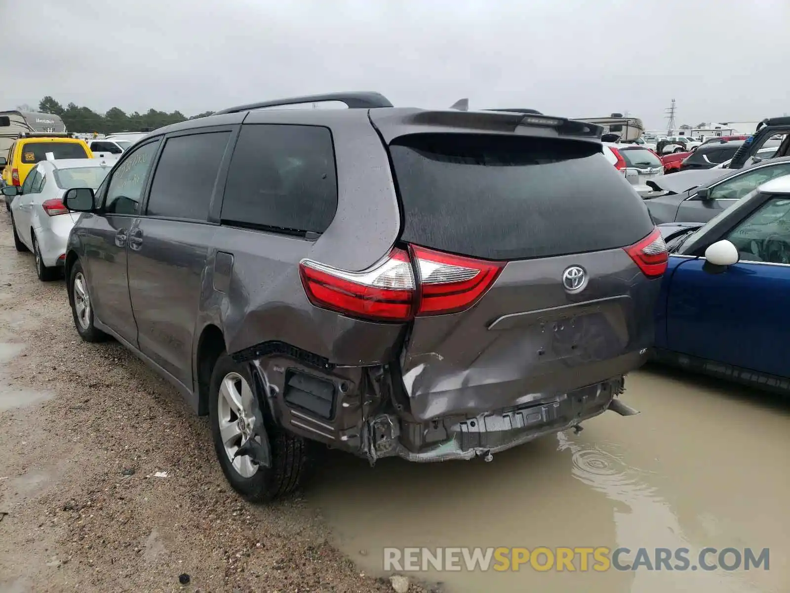 3 Photograph of a damaged car 5TDKZ3DC3LS061526 TOYOTA SIENNA 2020