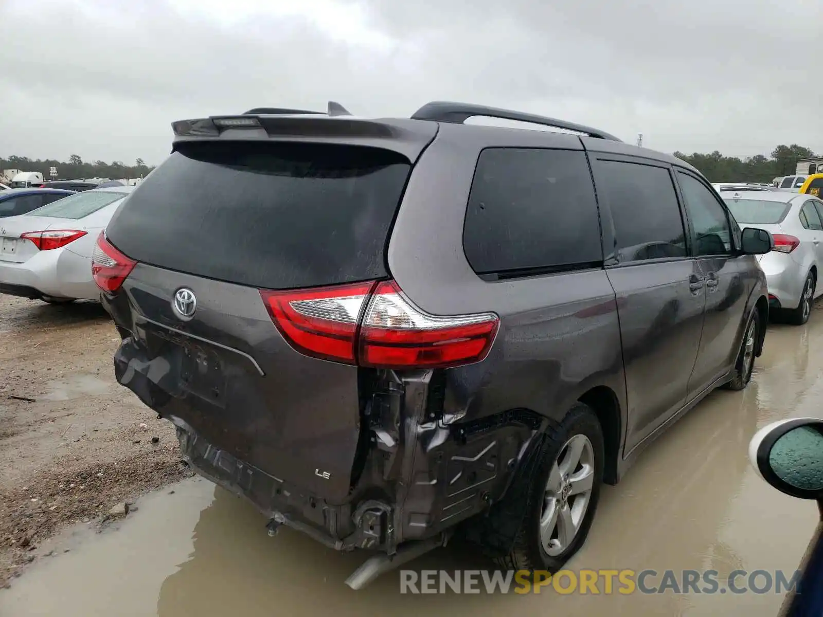 4 Photograph of a damaged car 5TDKZ3DC3LS061526 TOYOTA SIENNA 2020