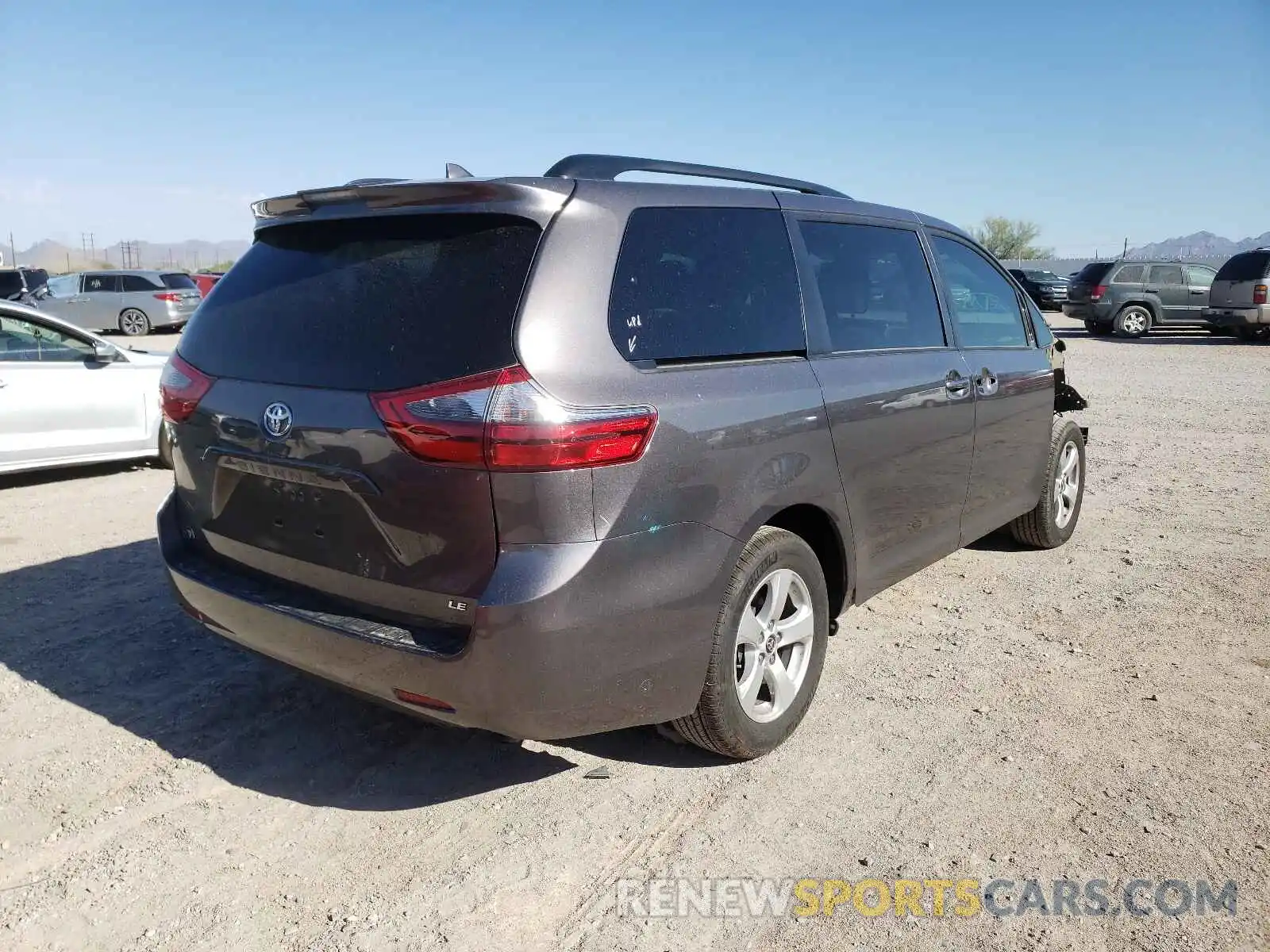 4 Photograph of a damaged car 5TDKZ3DC3LS071392 TOYOTA SIENNA 2020