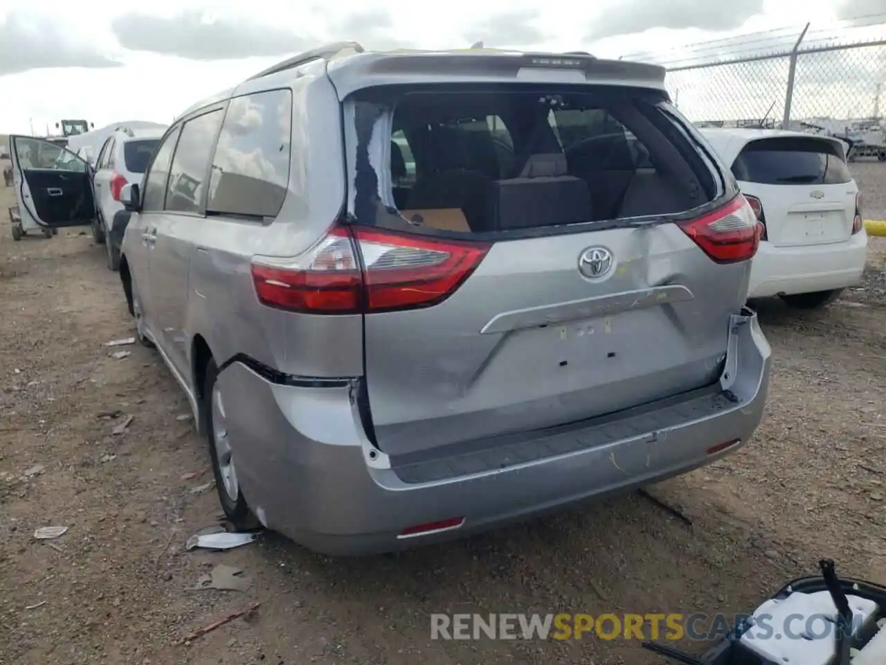 3 Photograph of a damaged car 5TDKZ3DC3LS074924 TOYOTA SIENNA 2020