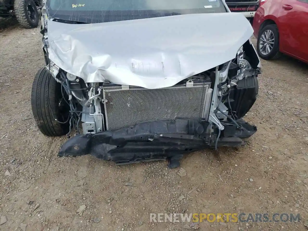 9 Photograph of a damaged car 5TDKZ3DC3LS074924 TOYOTA SIENNA 2020